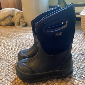 Kid’s Bogs Winter Boots.